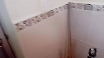 I put a hidden camera while my stepmother is taking a bath. What a good video it came out for me to see her huge tits and her big ass.